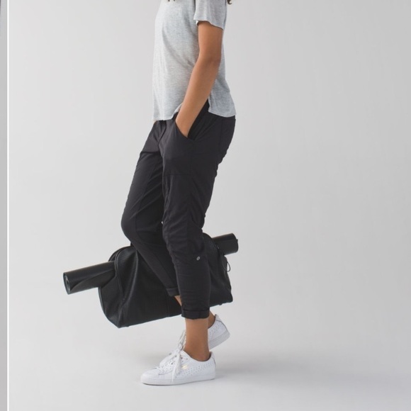 Lululemon Street To Studio Pant II Black Size 4 - Picture 1 of 16